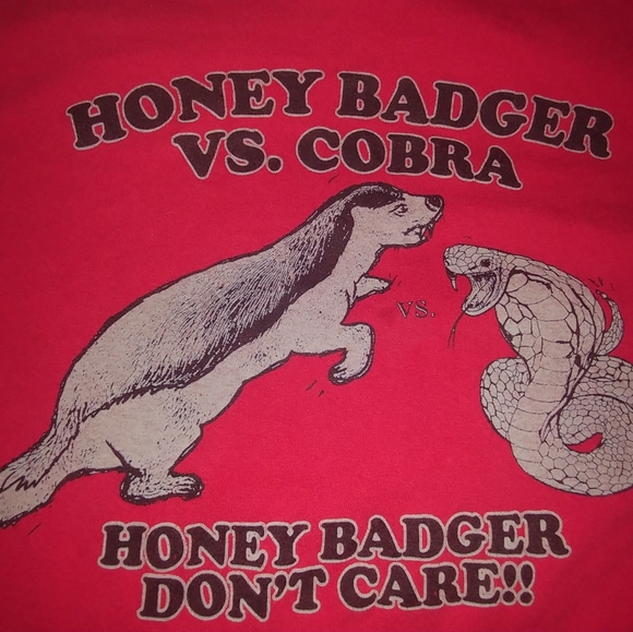 HONEY BADGER VS COBRA MEDIUM SHIRT - Picture 1 of 2